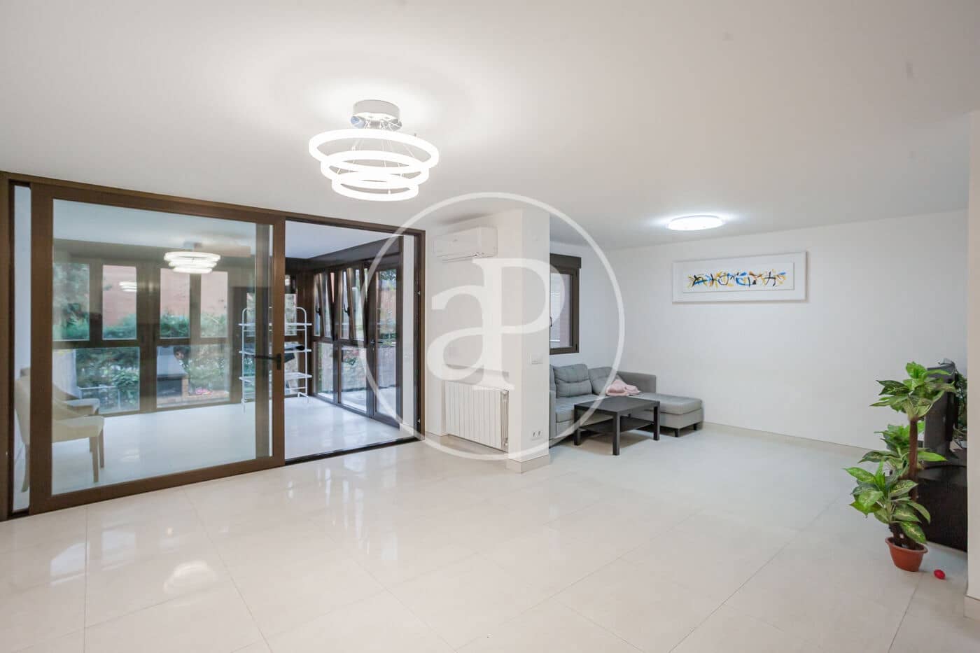 5 bedroom Villa for sale in Las Rozas de Madrid - € 927,000 (Ref: 9497199)