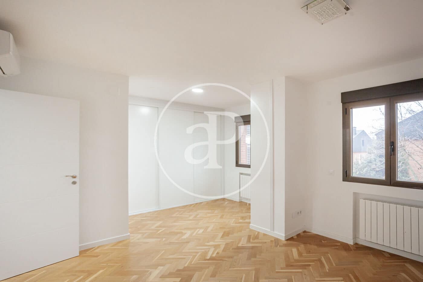 5 bedroom Villa for sale in Las Rozas de Madrid - € 927,000 (Ref: 9497199)