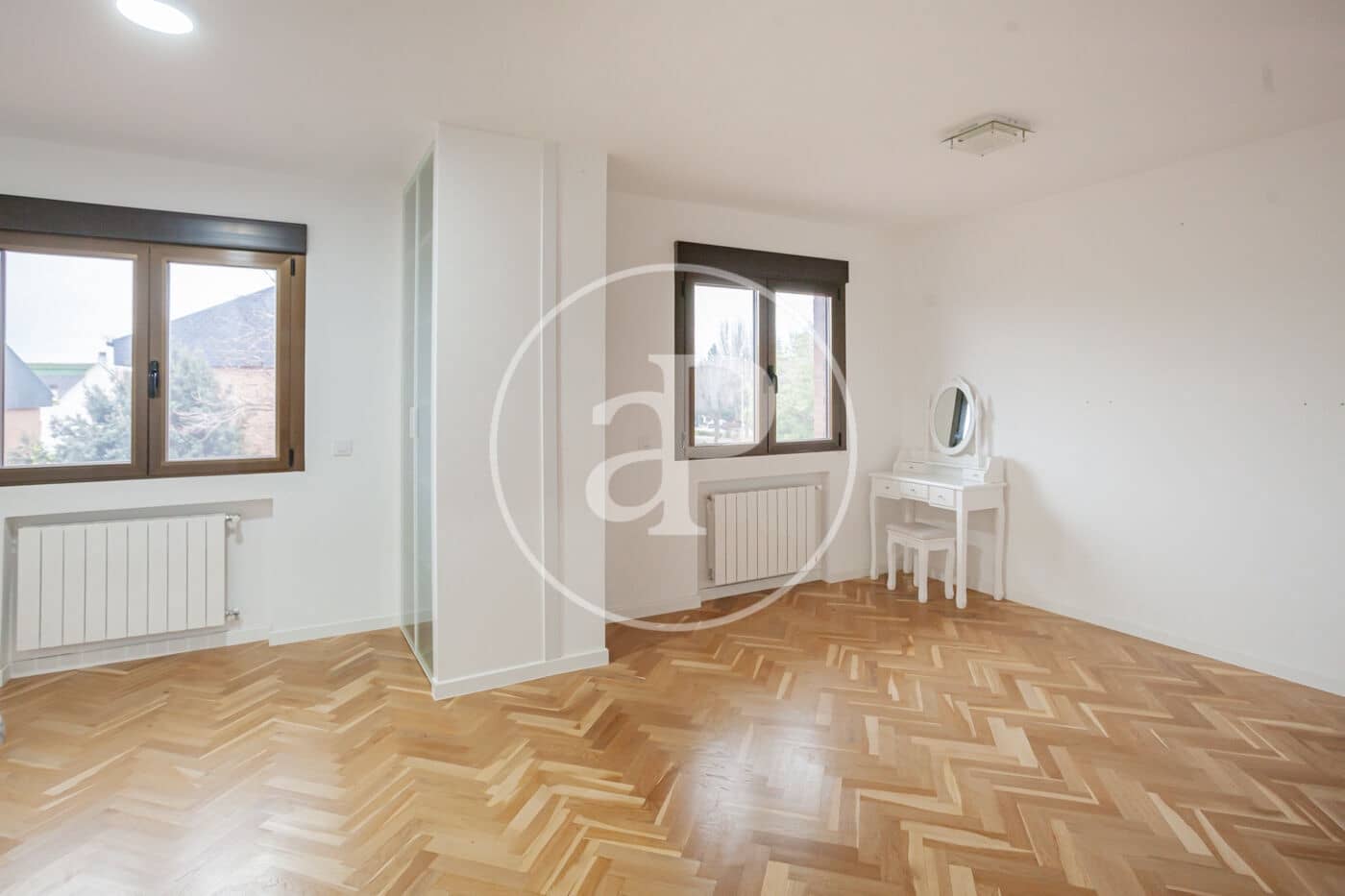 5 bedroom Villa for sale in Las Rozas de Madrid - € 927,000 (Ref: 9497199)