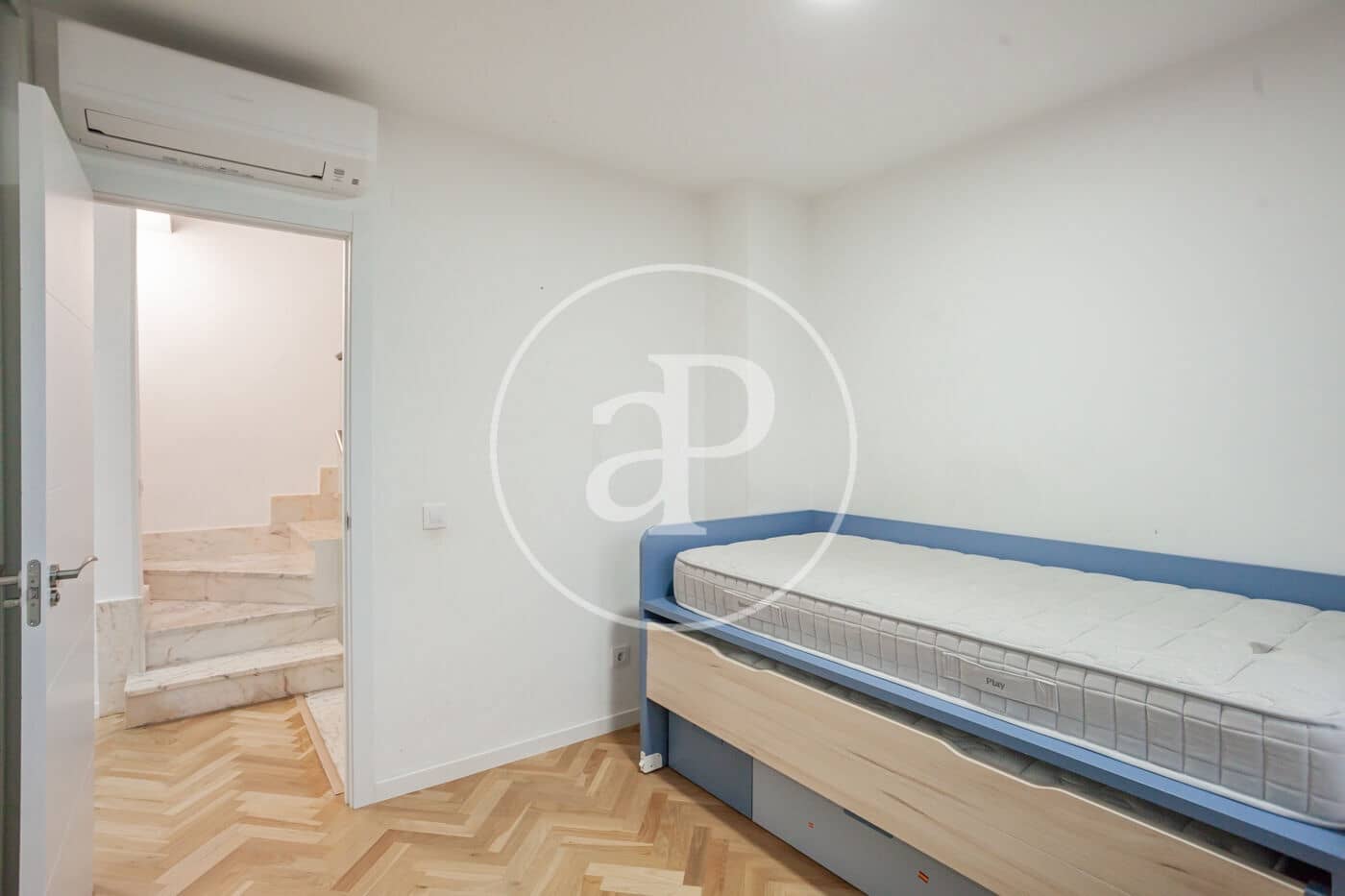 5 bedroom Villa for sale in Las Rozas de Madrid - € 927,000 (Ref: 9497199)