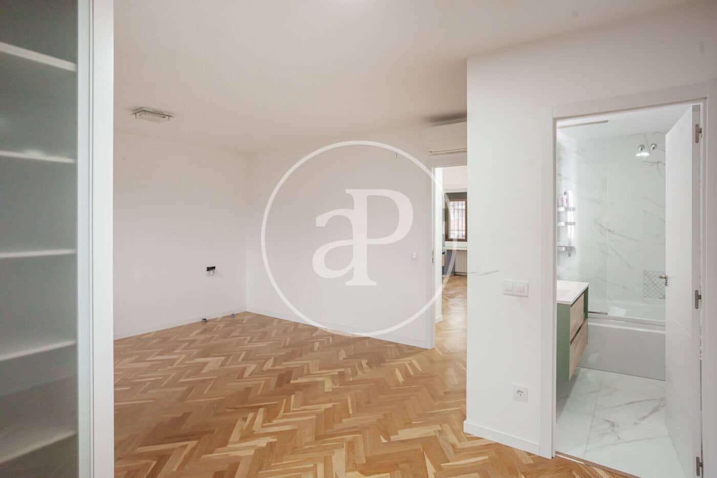 5 bedroom Villa for sale in Las Rozas de Madrid - € 927,000 (Ref: 9497199)