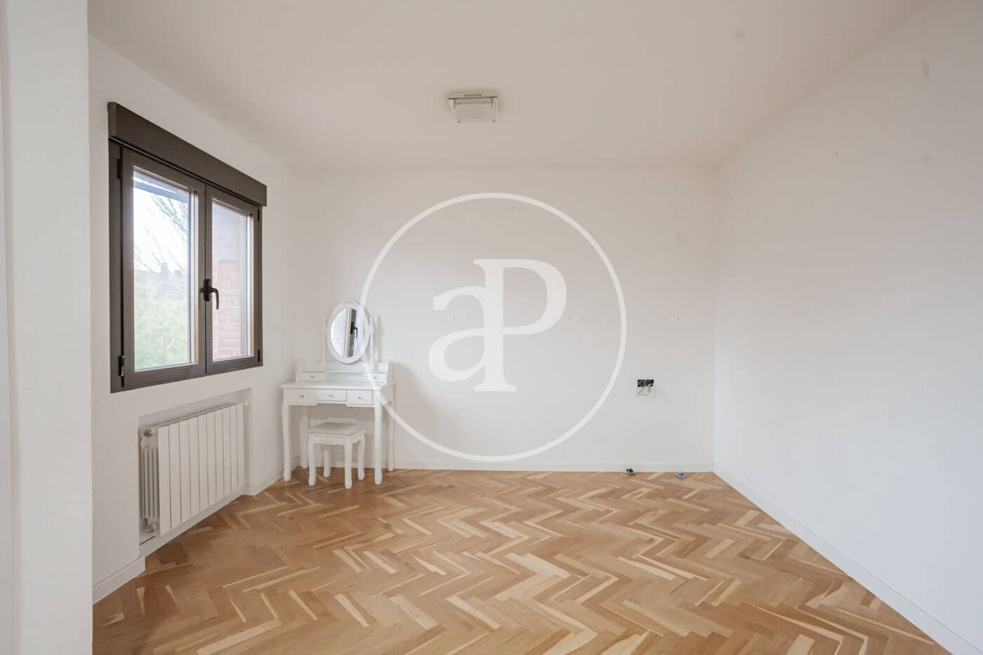 5 bedroom Villa for sale in Las Rozas de Madrid - € 927,000 (Ref: 9497199)