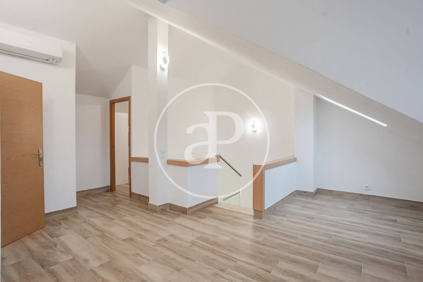 5 bedroom Villa for sale in Las Rozas de Madrid - € 927,000 (Ref: 9497199)