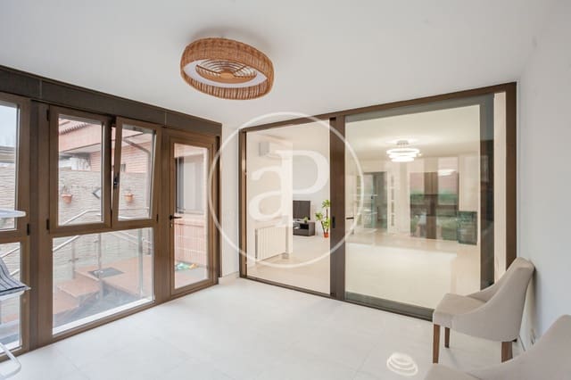 5 Zimmer Villa zu verkaufen in Las Rozas de Madrid - 927.000 € (Ref: 9497199)