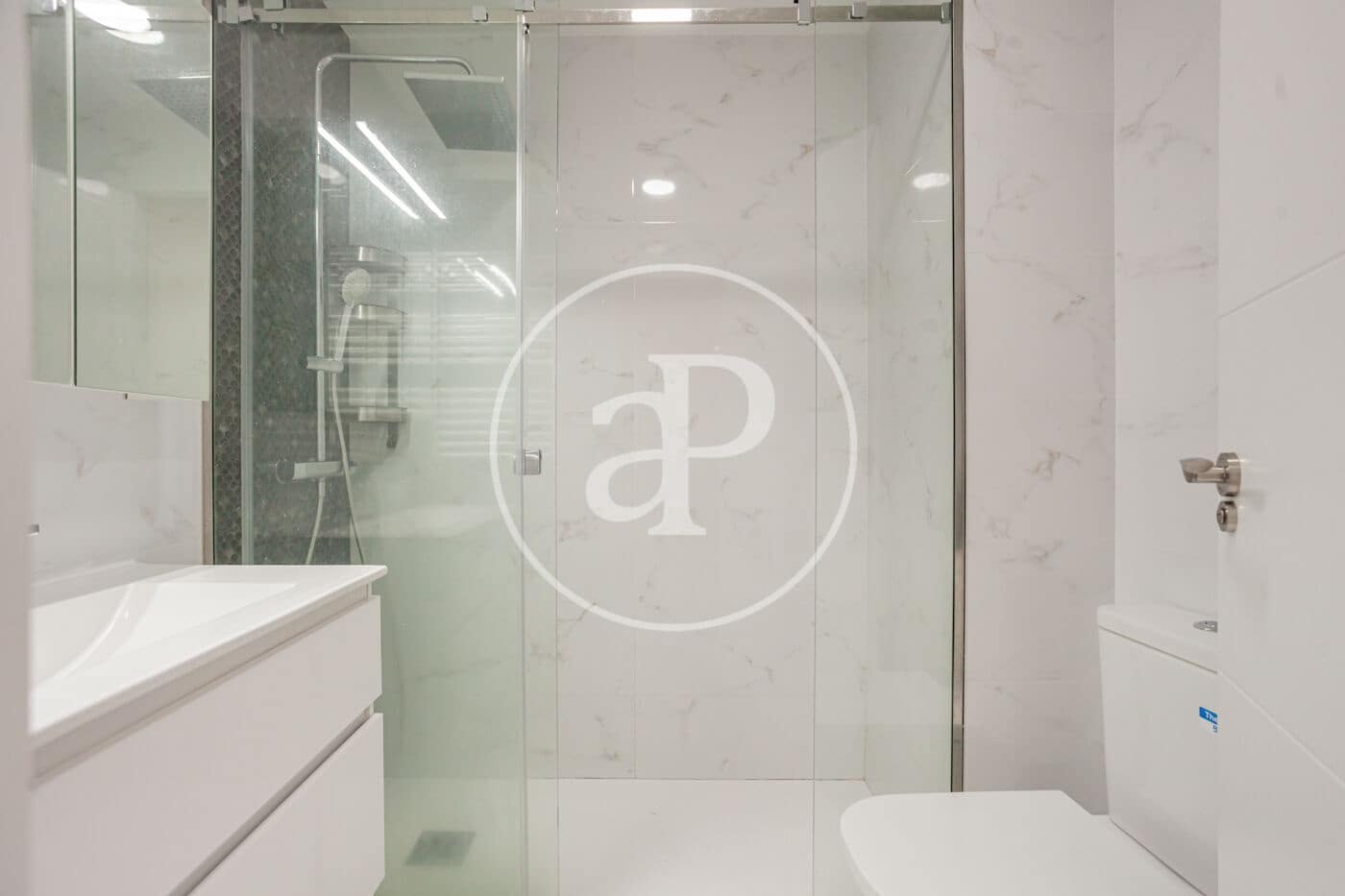 5 bedroom Villa for sale in Las Rozas de Madrid - € 927,000 (Ref: 9497199)