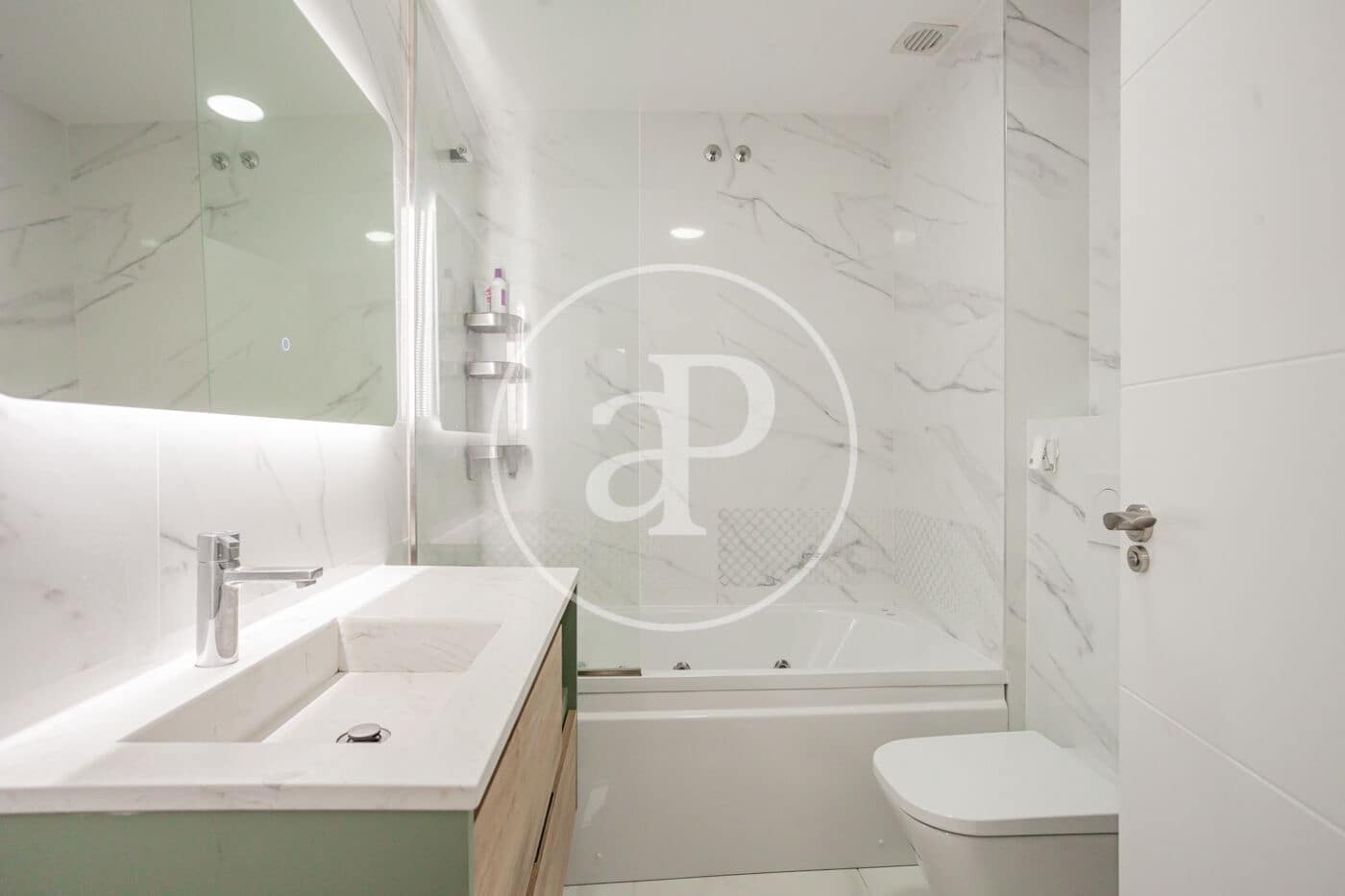 5 bedroom Villa for sale in Las Rozas de Madrid - € 927,000 (Ref: 9497199)