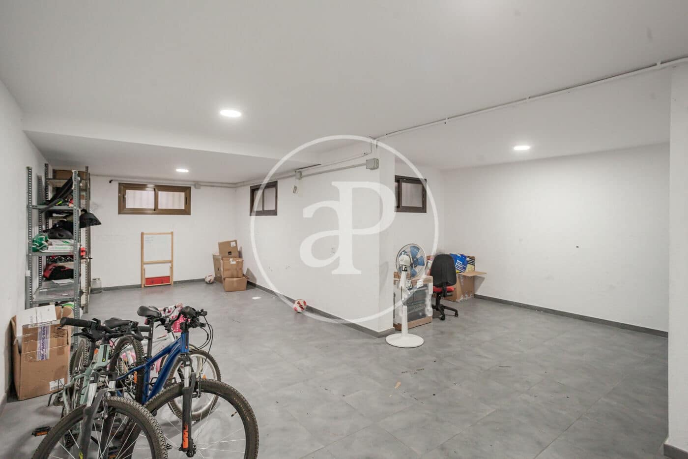 5 bedroom Villa for sale in Las Rozas de Madrid - € 927,000 (Ref: 9497199)