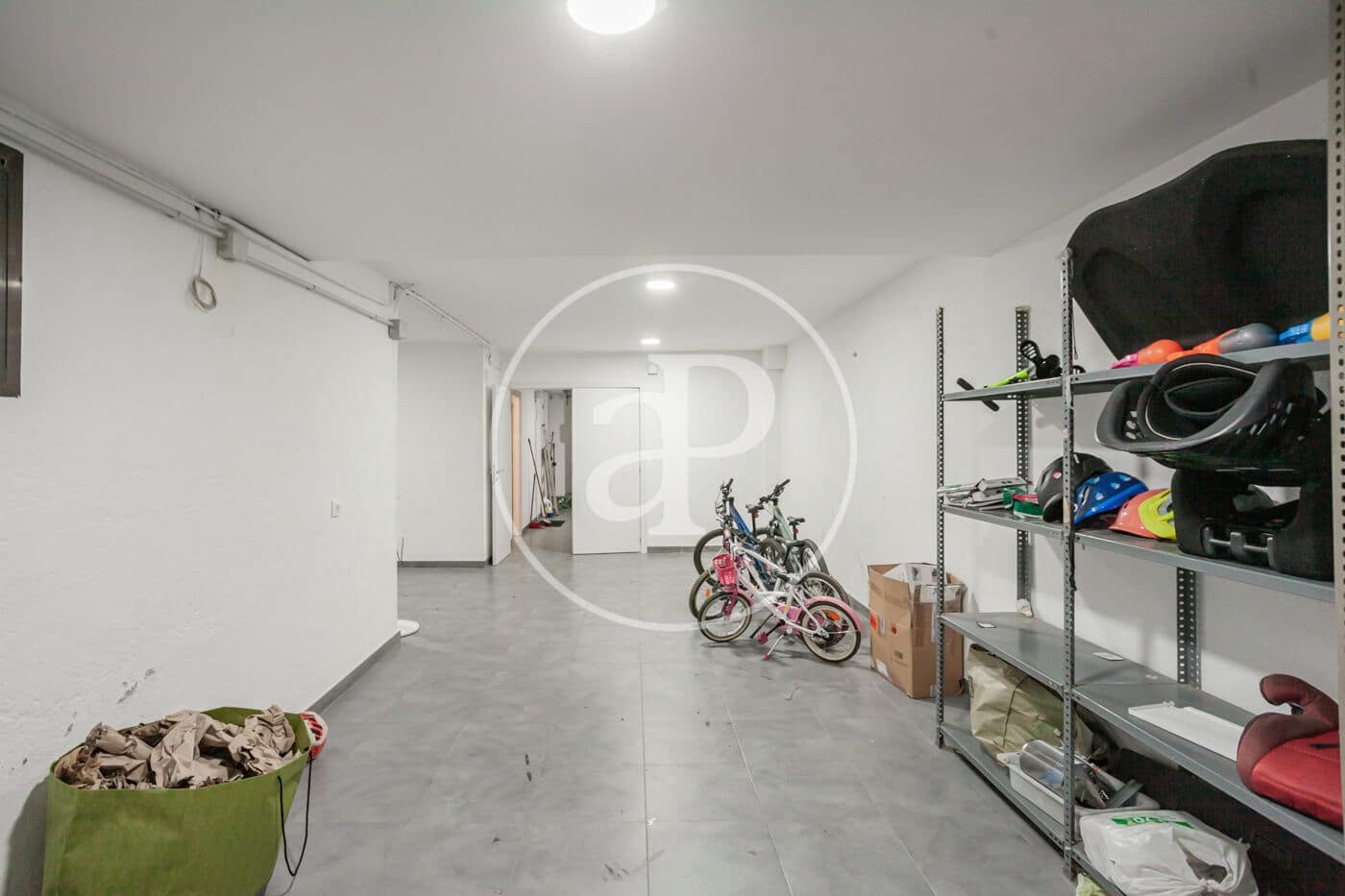 5 bedroom Villa for sale in Las Rozas de Madrid - € 927,000 (Ref: 9497199)