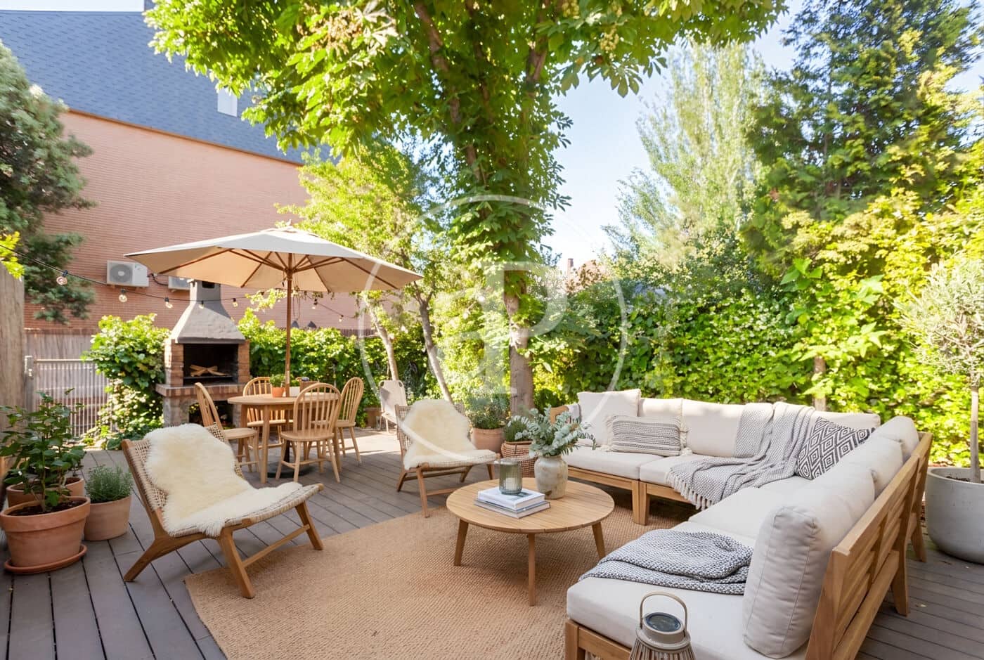 5 bedroom Villa for sale in Las Rozas de Madrid - € 912,000 (Ref: 9497199)