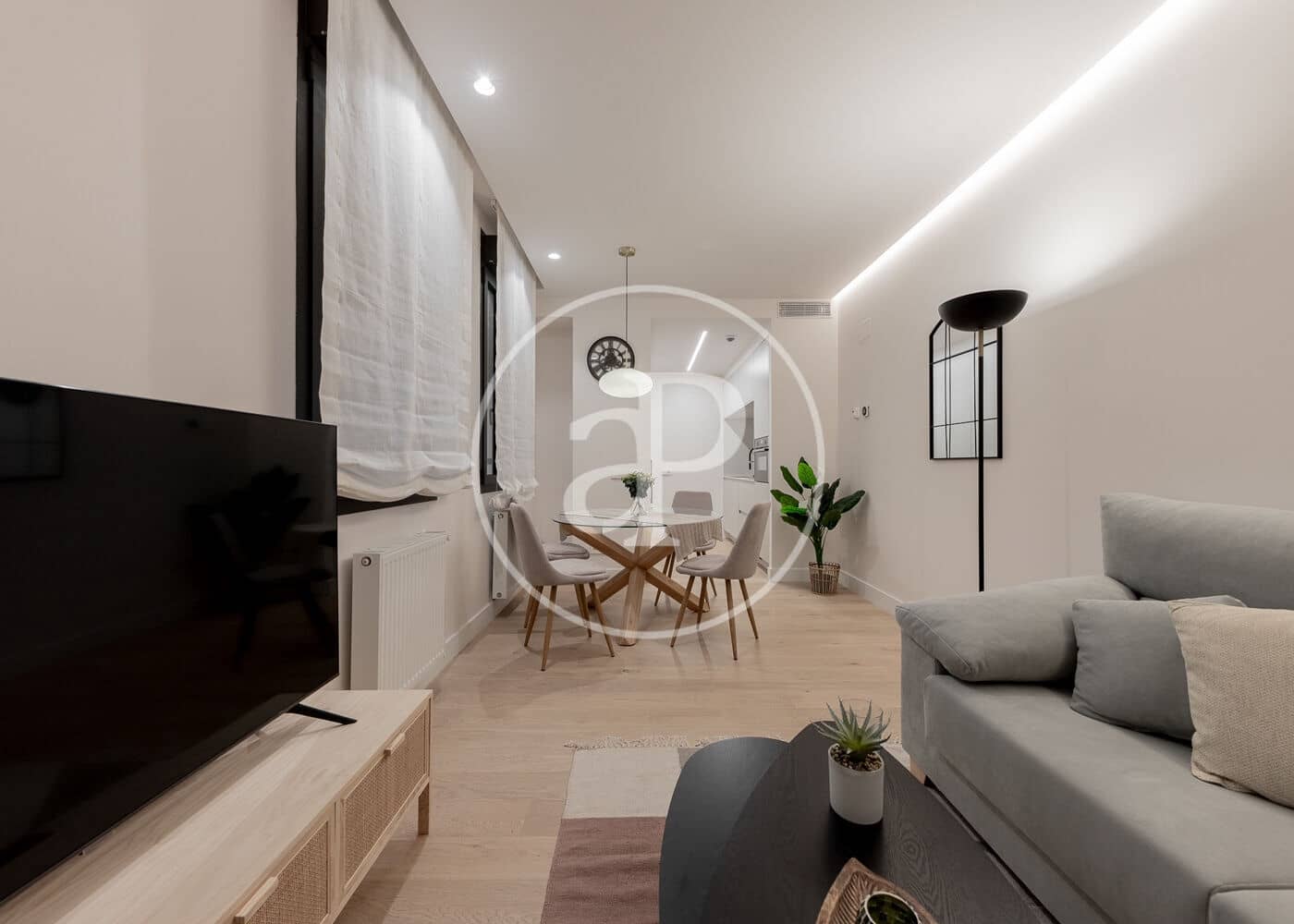 2 quarto Apartamento para arrendar em Madrid cidade com piscina - 3 450 € (Ref: 9497201)