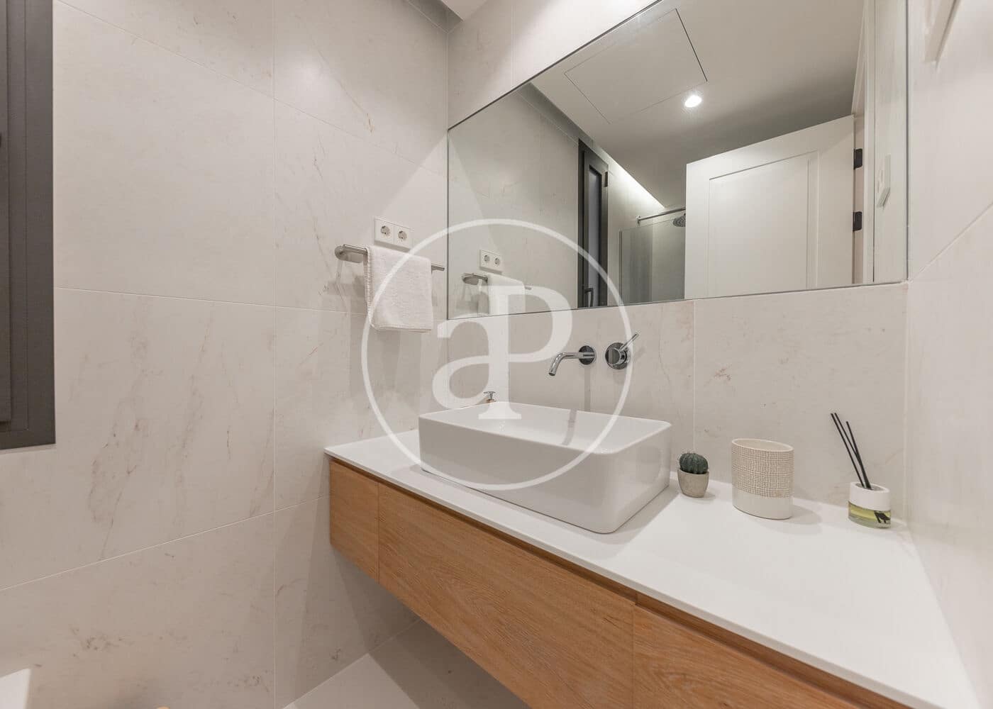 2 quarto Apartamento para arrendar em Madrid cidade com piscina - 3 450 € (Ref: 9497201)
