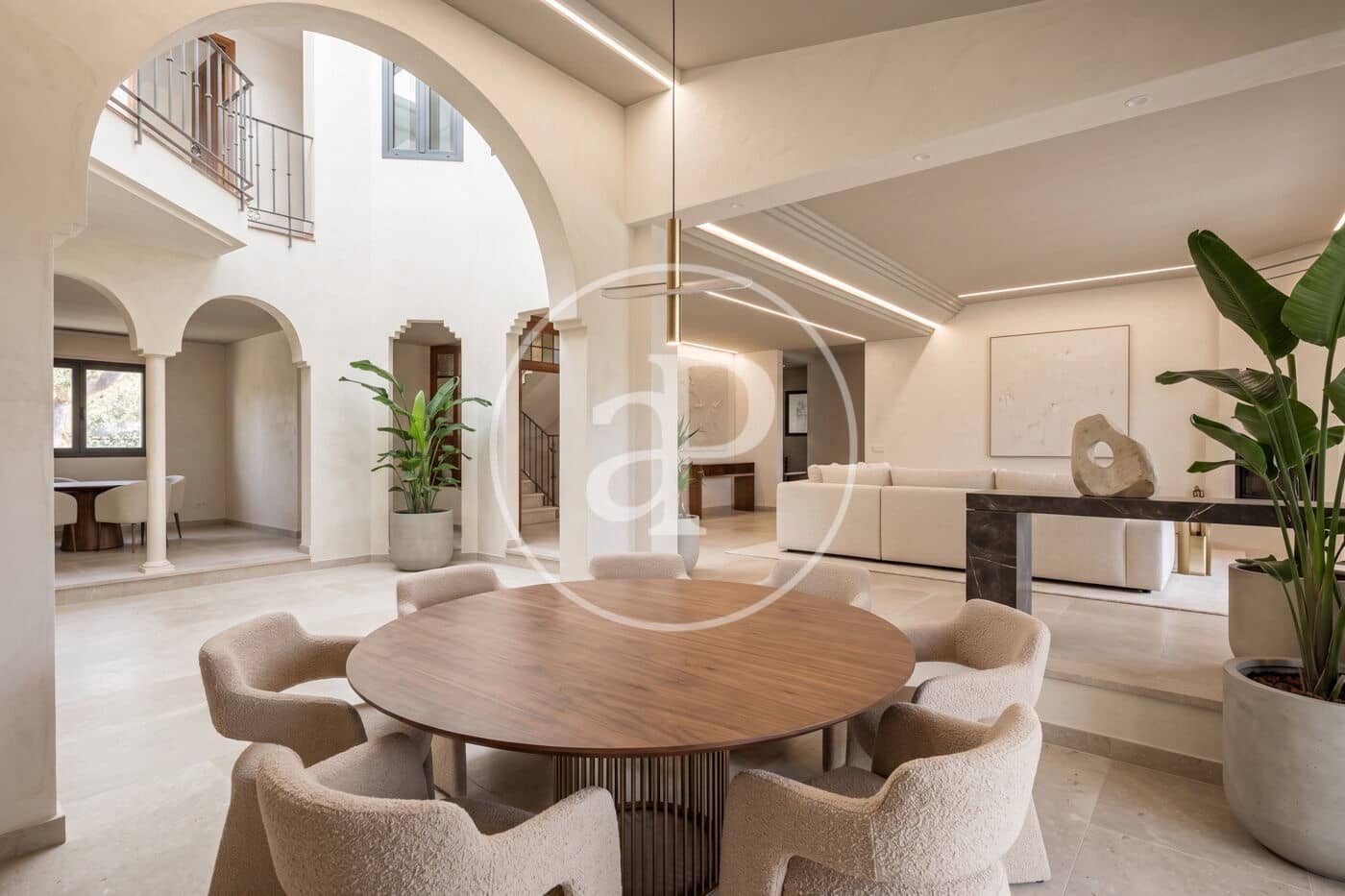 5 bedroom Villa for sale in San Sebastian de los Reyes with pool - € 2,450,000 (Ref: 9502373)