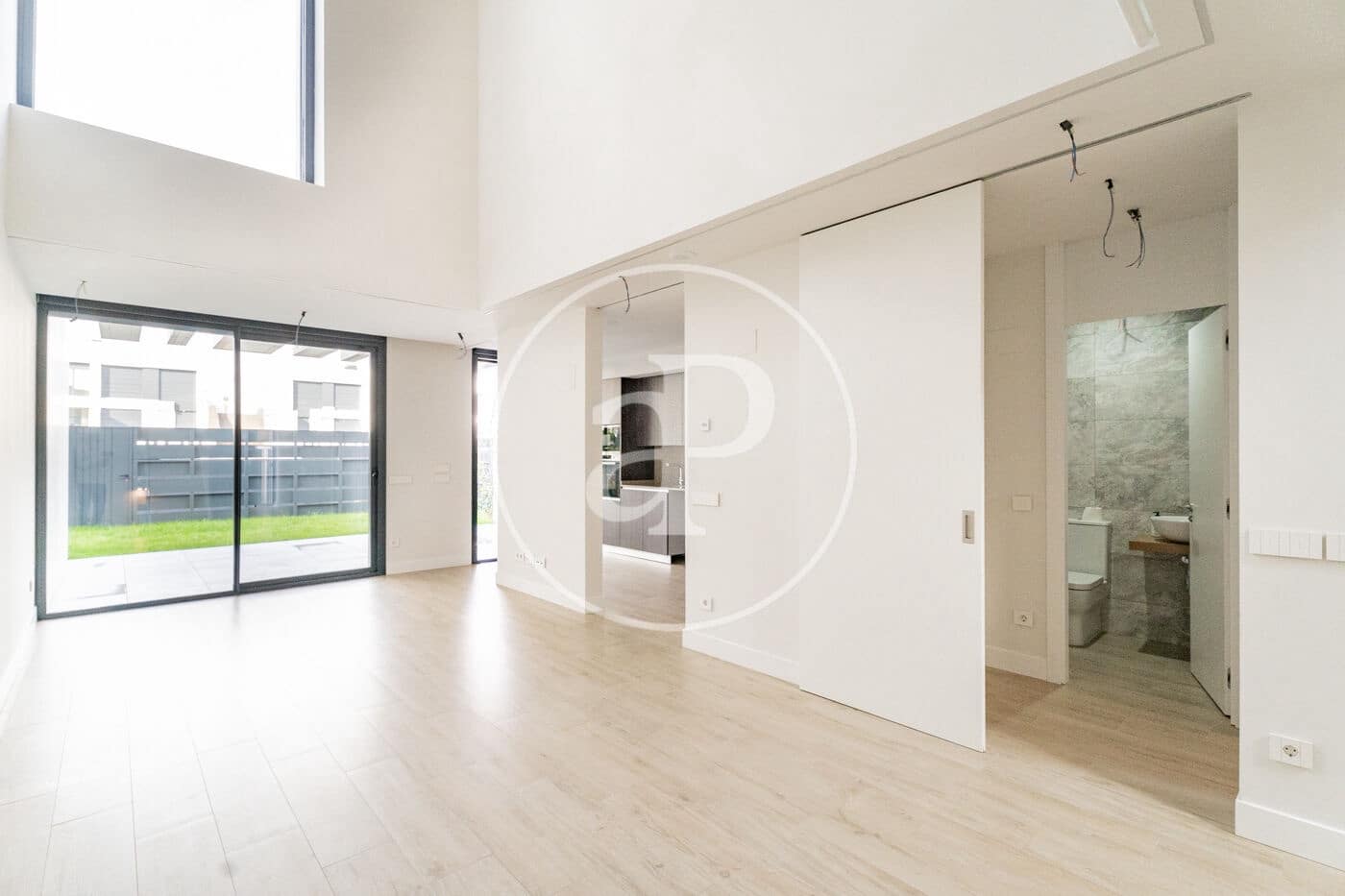 Chalet de 5 habitaciones en Madrid ciudad en alquiler con piscina - 5.500 € (Ref: 9502374)