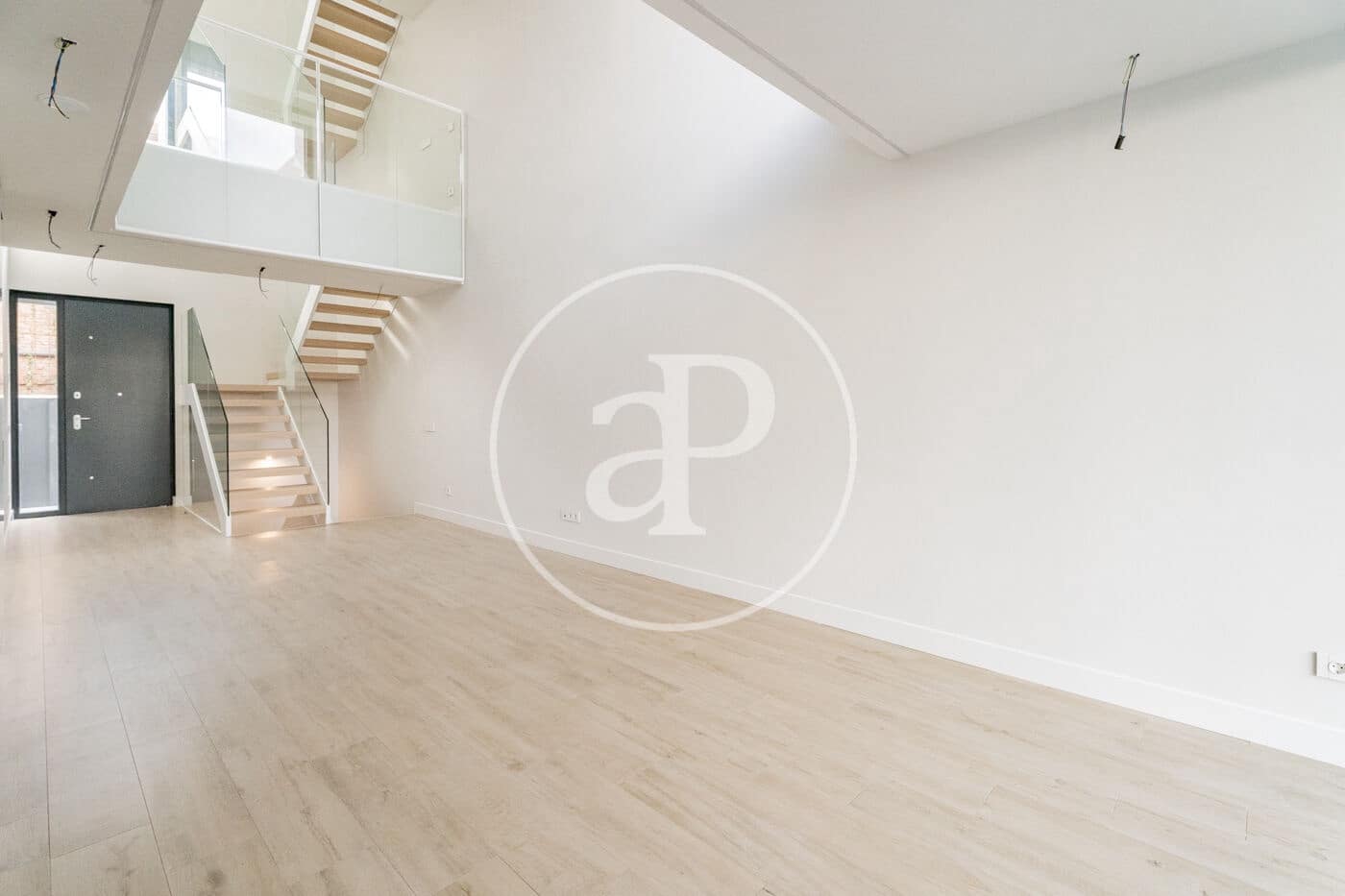 Chalet de 5 habitaciones en Madrid ciudad en alquiler con piscina - 5.500 € (Ref: 9502374)