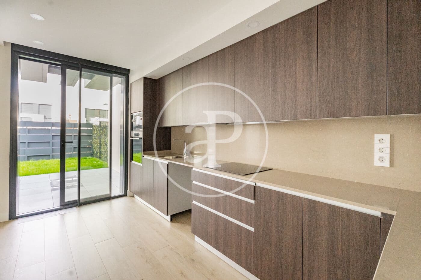 Chalet de 5 habitaciones en Madrid ciudad en alquiler con piscina - 5.500 € (Ref: 9502374)