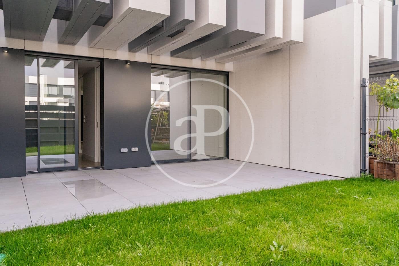 Chalet de 5 habitaciones en Madrid ciudad en alquiler con piscina - 5.500 € (Ref: 9502374)