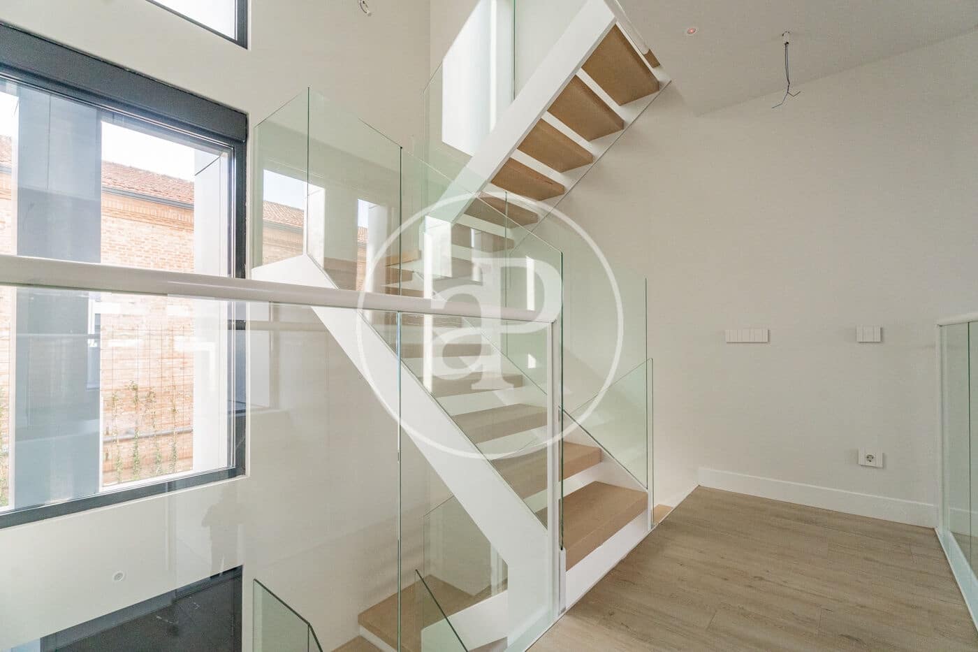 Chalet de 5 habitaciones en Madrid ciudad en alquiler con piscina - 5.500 € (Ref: 9502374)