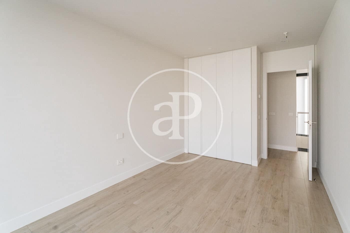 Chalet de 5 habitaciones en Madrid ciudad en alquiler con piscina - 5.500 € (Ref: 9502374)