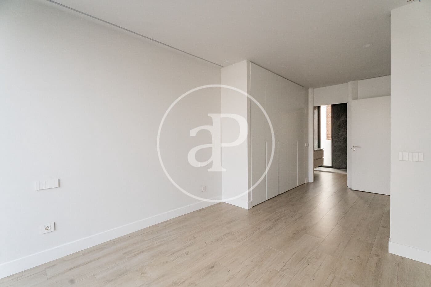 Chalet de 5 habitaciones en Madrid ciudad en alquiler con piscina - 5.500 € (Ref: 9502374)