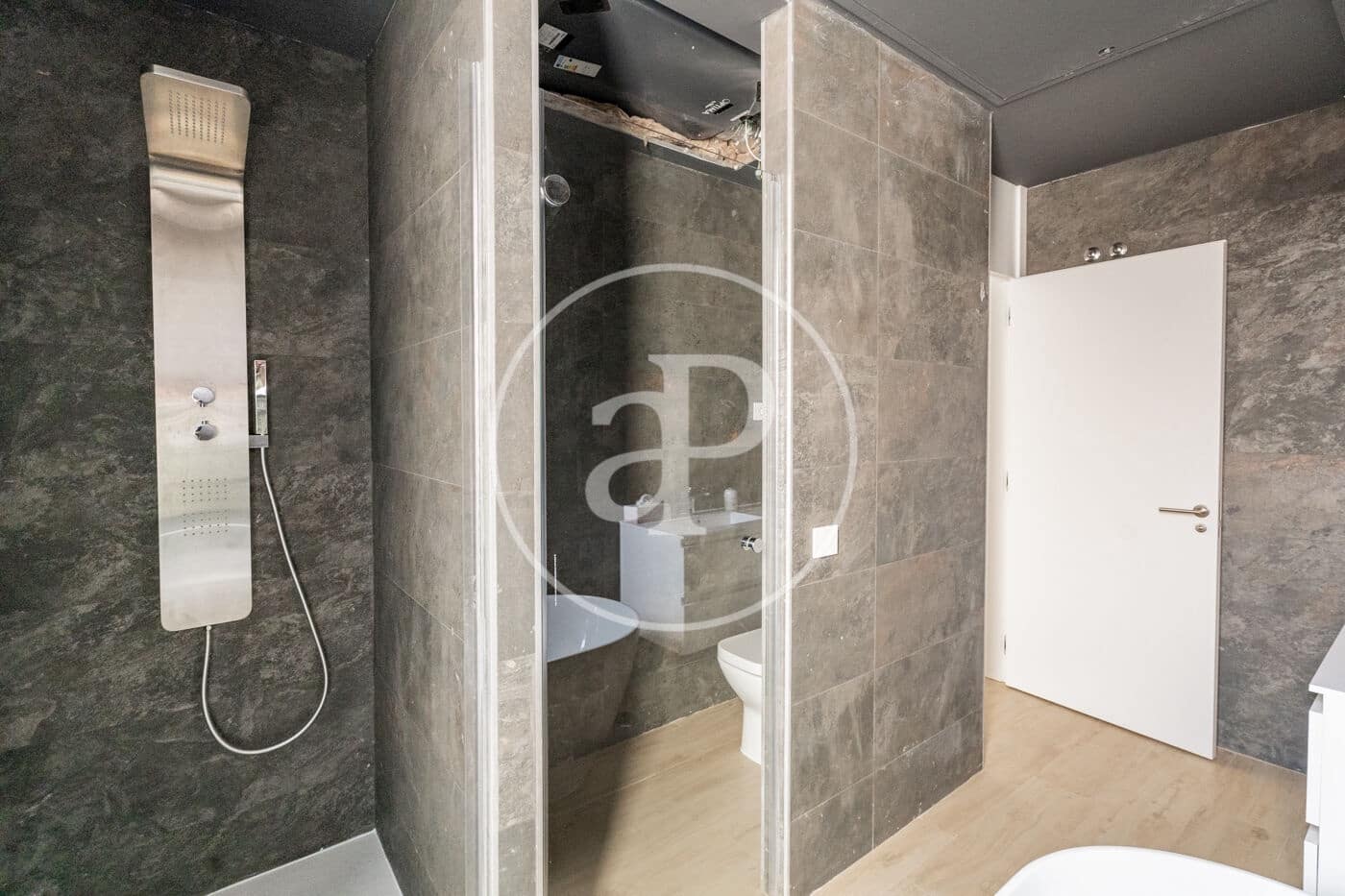 Chalet de 5 habitaciones en Madrid ciudad en alquiler con piscina - 5.500 € (Ref: 9502374)