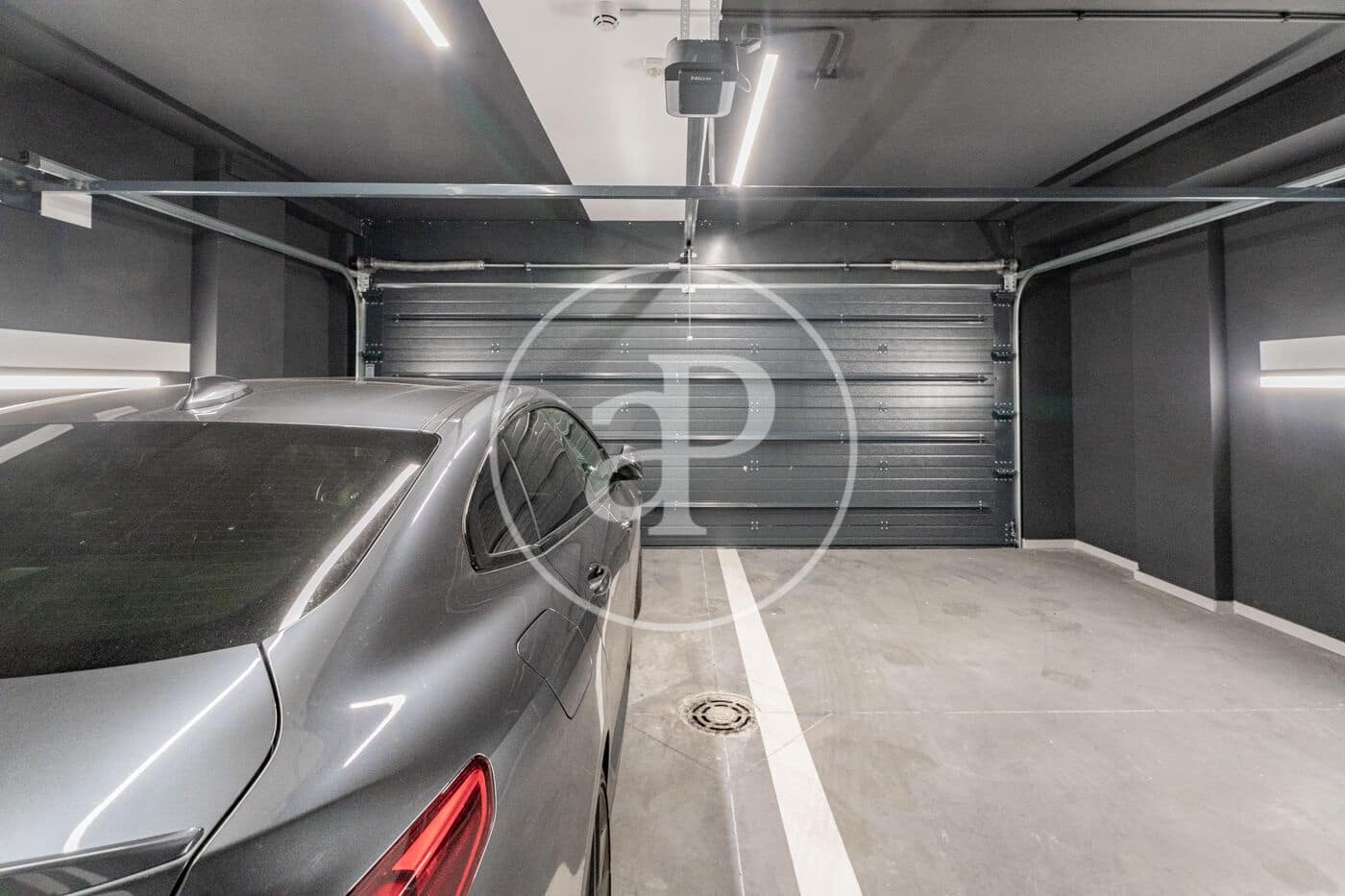 Chalet de 5 habitaciones en Madrid ciudad en alquiler con piscina - 5.500 € (Ref: 9502374)