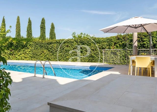 5 bedroom Villa for sale in La Moraleja, Alcobendas with pool - € 2,825,000 (Ref: 9502375)