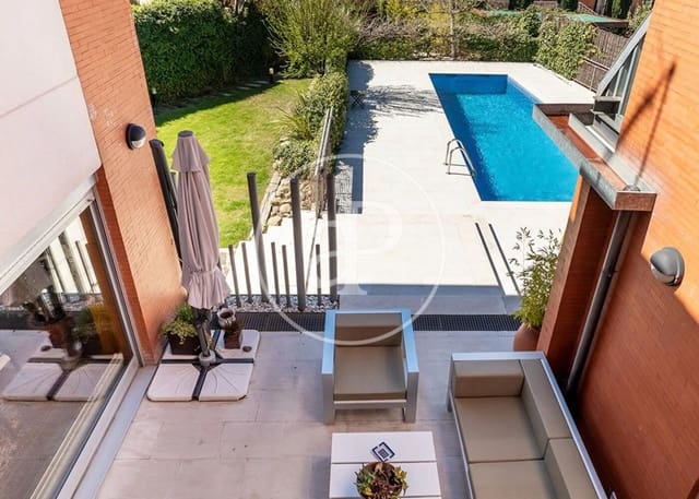 5 bedroom Villa for sale in La Moraleja, Alcobendas with pool - € 2,825,000 (Ref: 9502375)