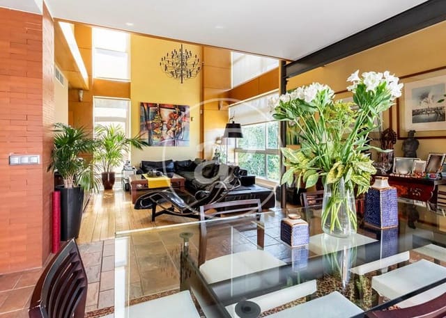 5 bedroom Villa for sale in La Moraleja, Alcobendas with pool - € 2,825,000 (Ref: 9502375)