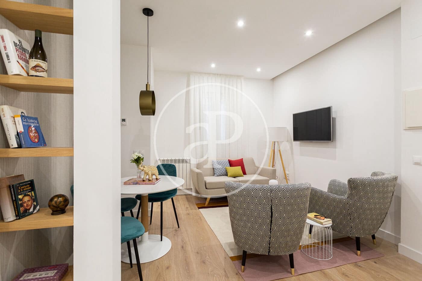 2 slaapkamer Appartement te huur in Madrid stad - € 1.990 (Ref: 9504301)