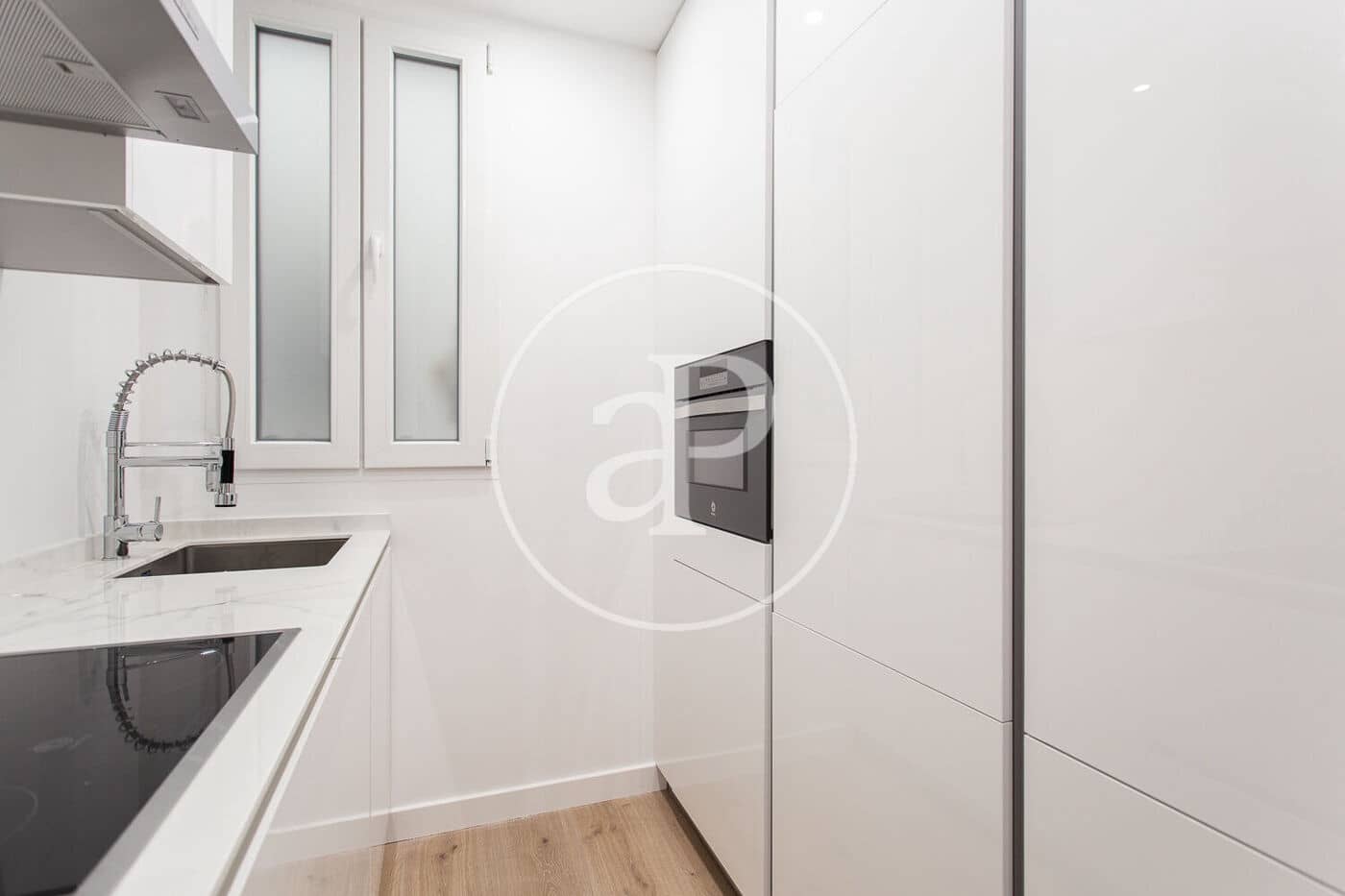 2 slaapkamer Appartement te huur in Madrid stad - € 1.990 (Ref: 9504301)