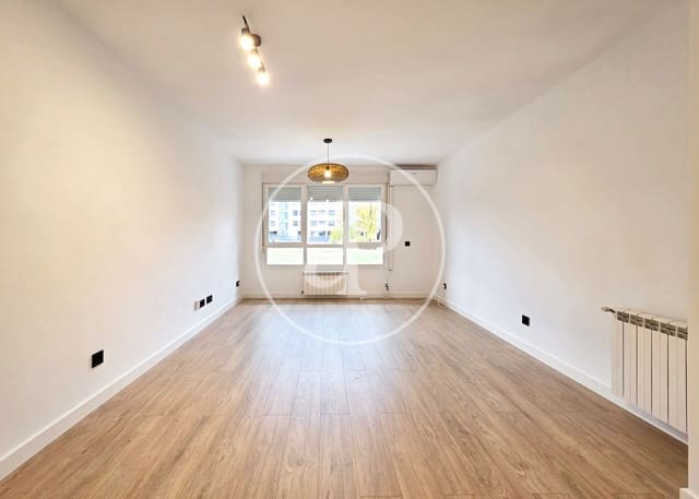 2 slaapkamer Appartement te koop in Valdefuentes, Madrid stad met zwembad - € 549.000 (Ref: 9504306)