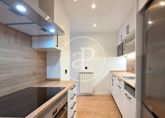 2 slaapkamer Appartement te koop in Valdefuentes, Madrid stad met zwembad - € 549.000 (Ref: 9504306)