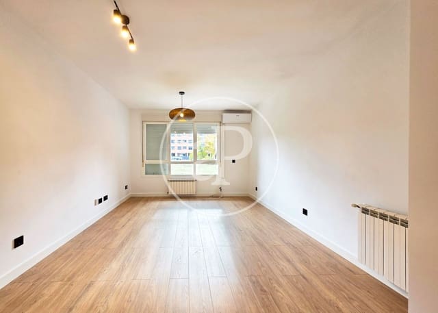 2 slaapkamer Appartement te koop in Valdefuentes, Madrid stad met zwembad - € 549.000 (Ref: 9504306)