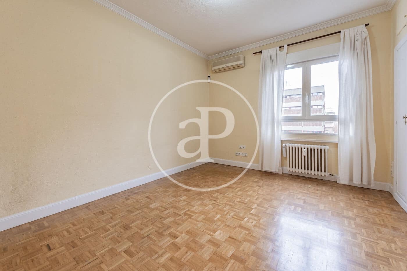 2 bedroom Apartment for sale in Madrid city with pool - € 1,200,000 (Ref: 9504308)