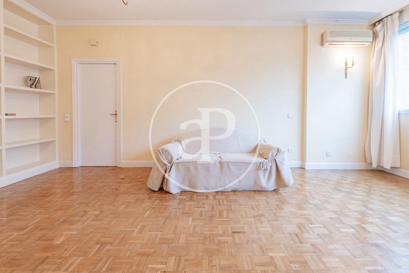 2 bedroom Apartment for sale in Madrid city with pool - € 1,200,000 (Ref: 9504308)