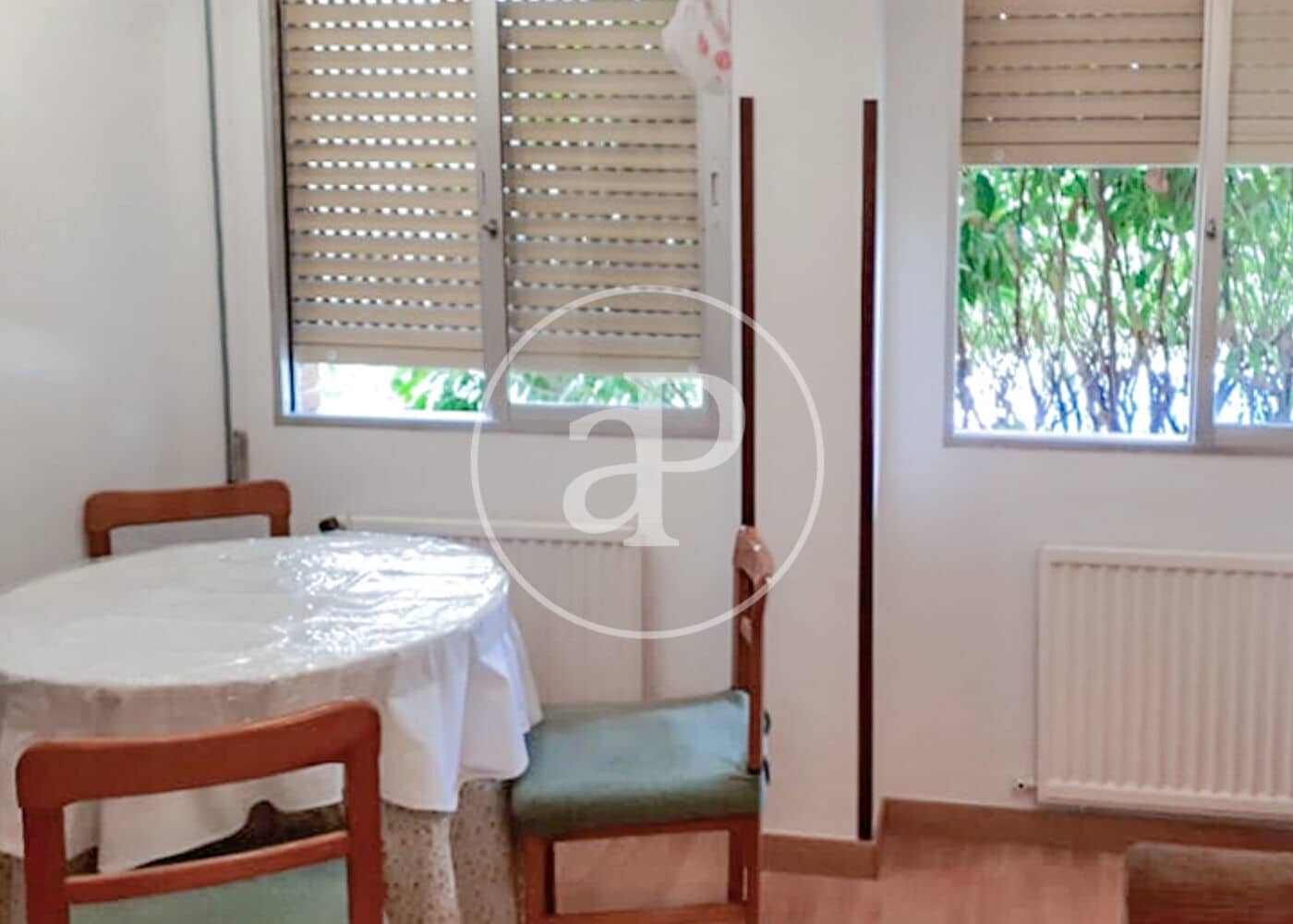 Apartment for sale in Madrid city with pool - € 215,000 (Ref: 9508882)