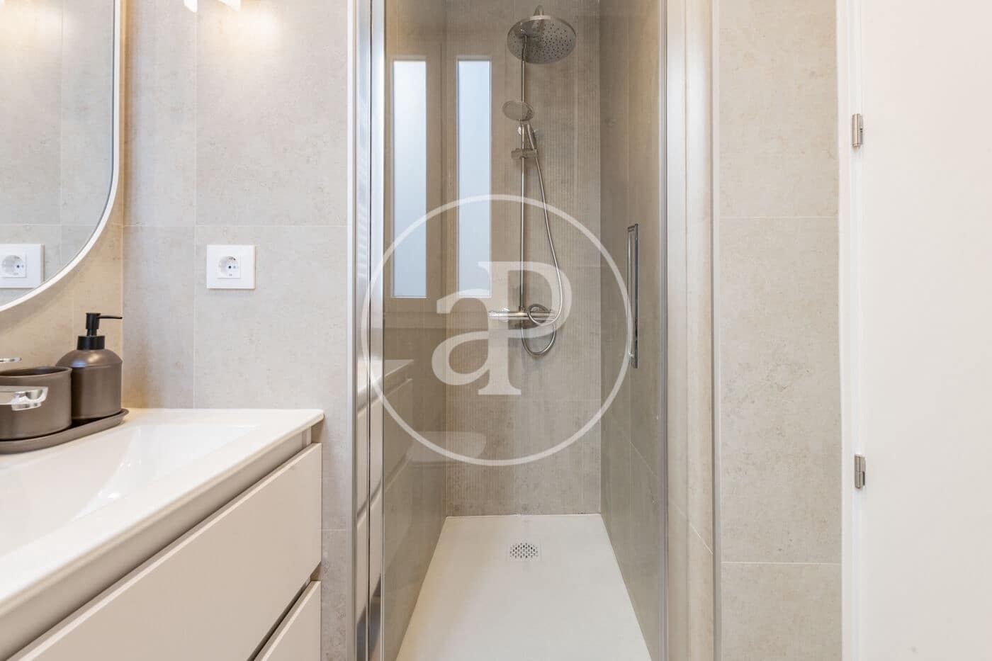 2 bedroom Apartment for rent in Madrid city - € 1,975 (Ref: 9508885)