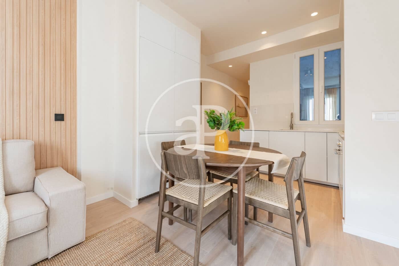 3 bedroom Apartment for rent in Madrid city - € 2,300 (Ref: 9508886)