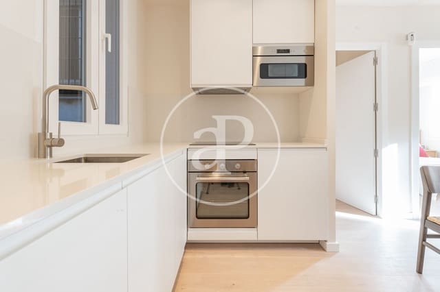 3 bedroom Apartment for rent in Delicias, Madrid city - € 2,300 (Ref: 9508886)