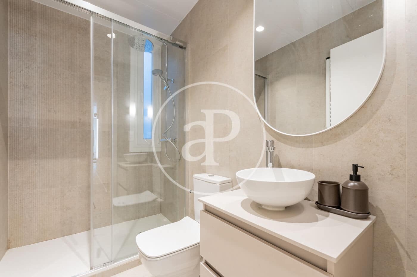 3 bedroom Apartment for rent in Madrid city - € 2,300 (Ref: 9508886)