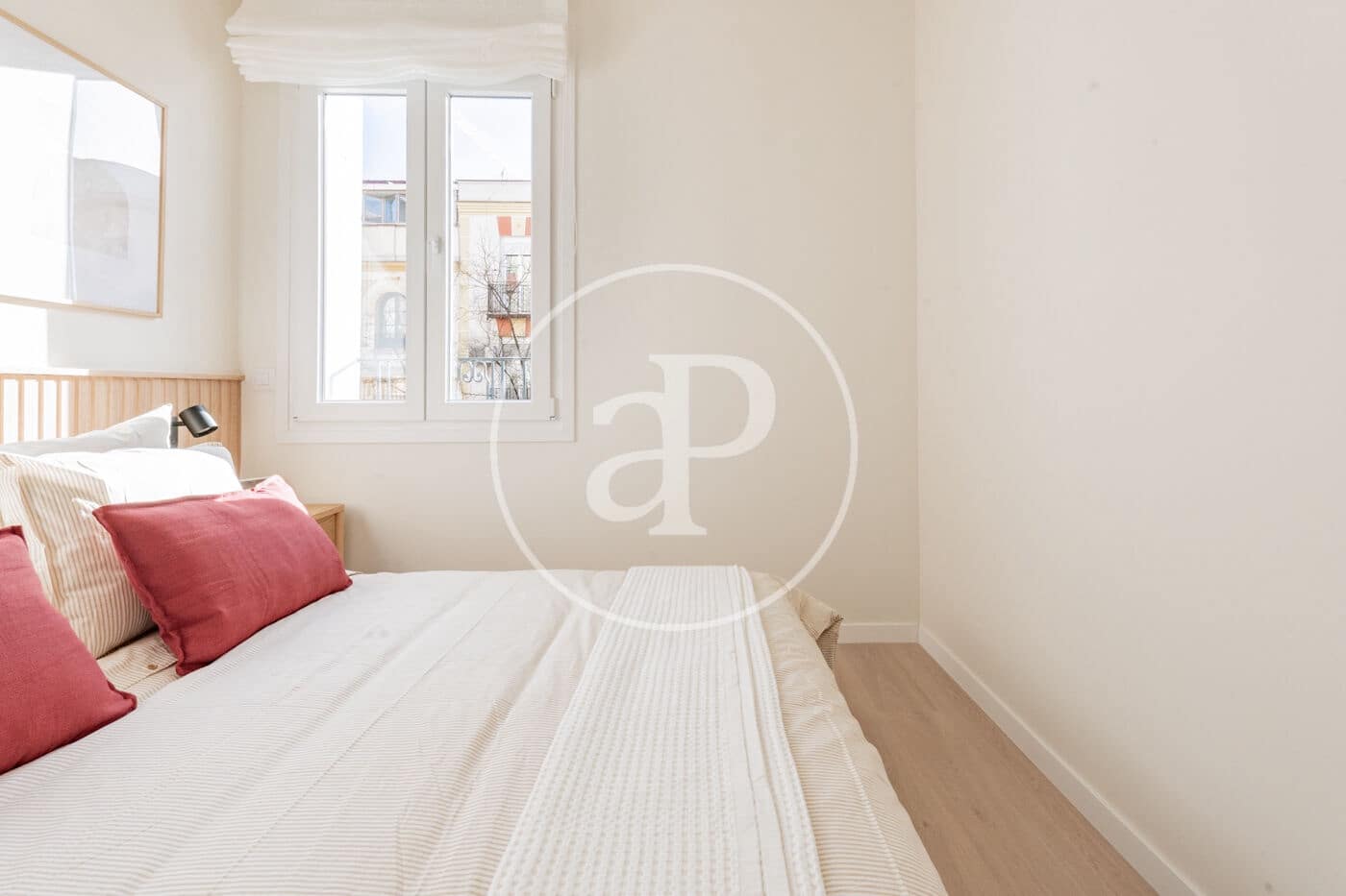 3 bedroom Apartment for rent in Madrid city - € 2,300 (Ref: 9508886)