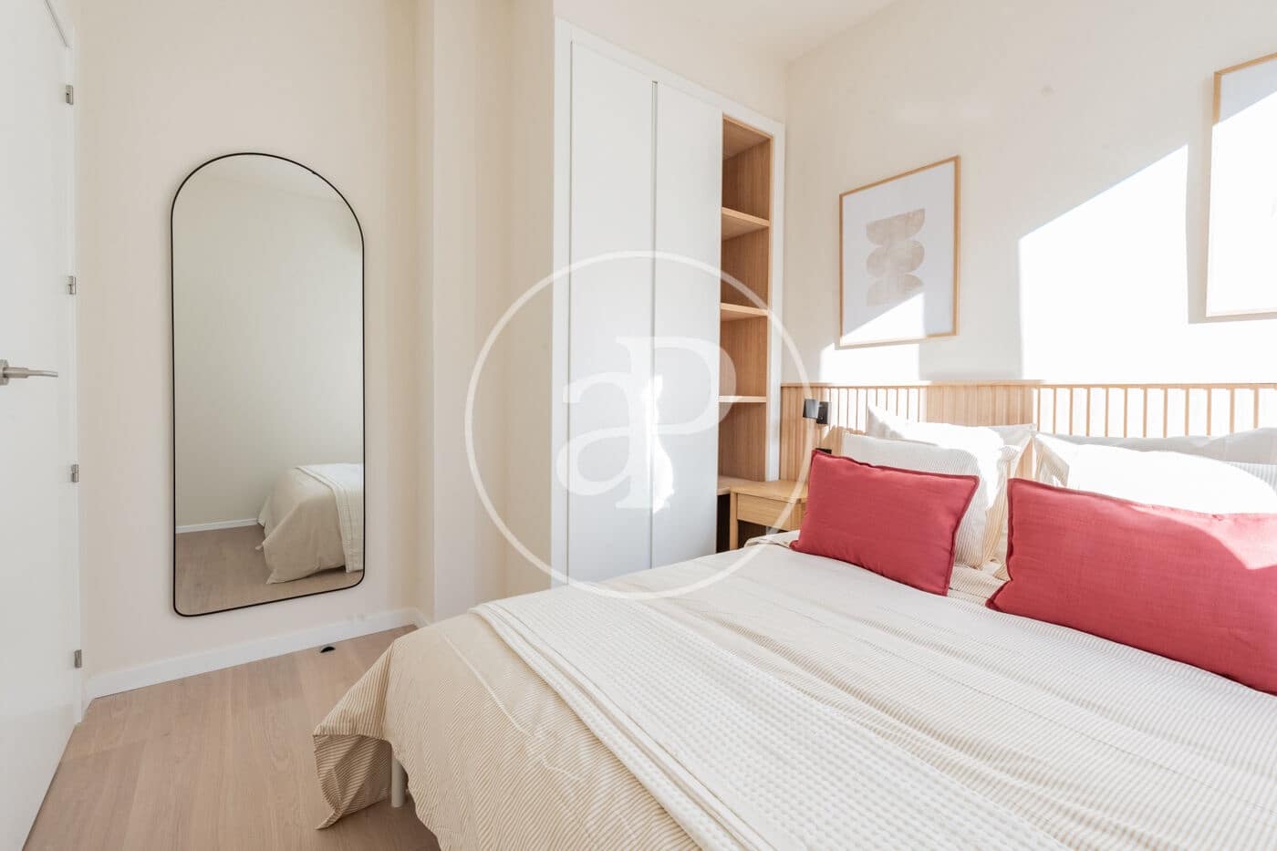 3 bedroom Apartment for rent in Madrid city - € 2,300 (Ref: 9508886)