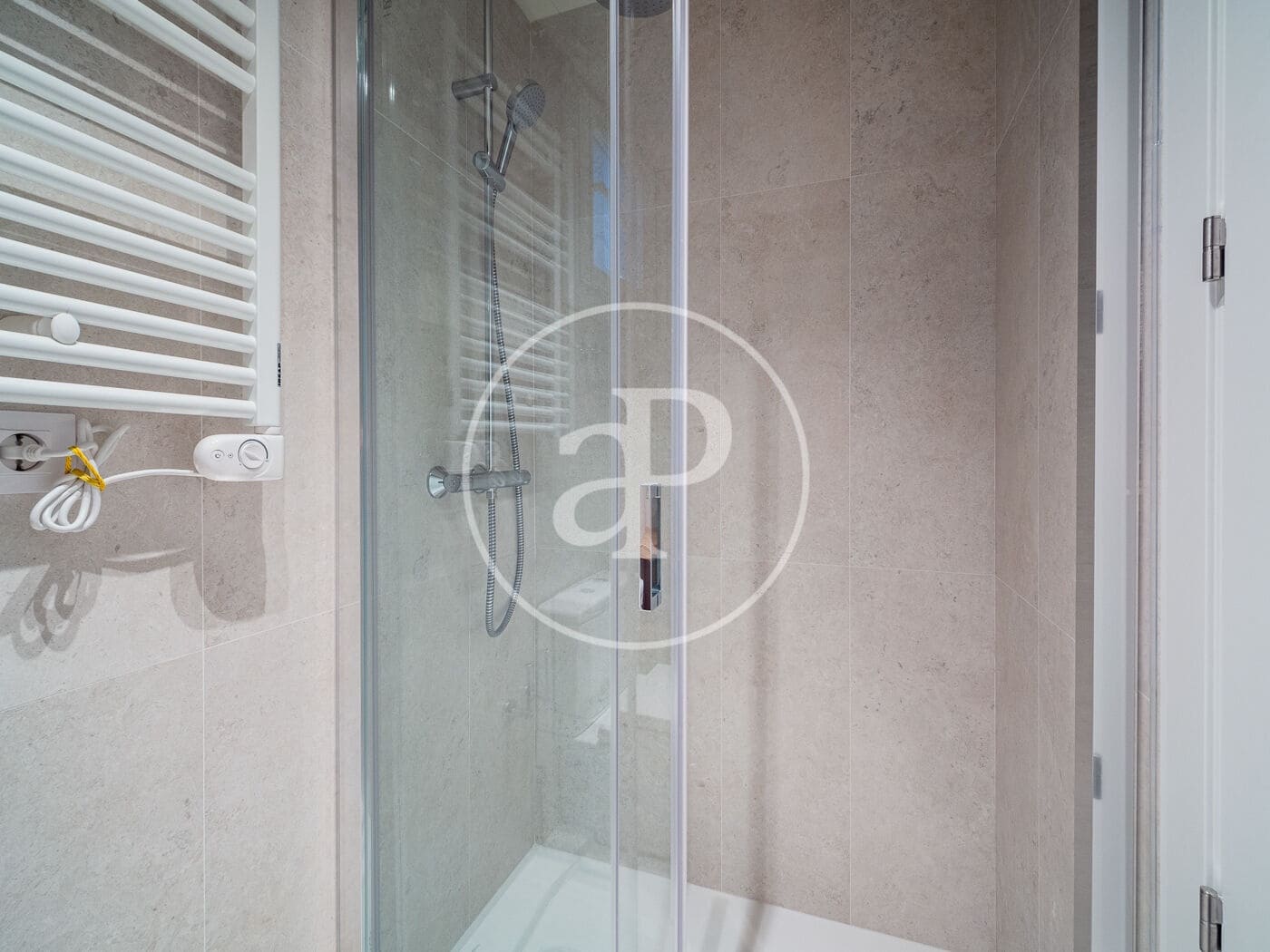 3 bedroom Apartment for rent in Madrid city - € 2,500 (Ref: 9508891)