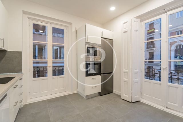 3 soveværelse Lejlighed til leje i Justicia, Madrid by - € 3.800 (Ref: 9508892)