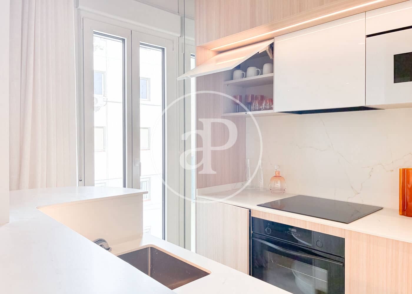 2 soverom Leilighet til leie i Madrid by - € 3 000 (Ref: 9525631)