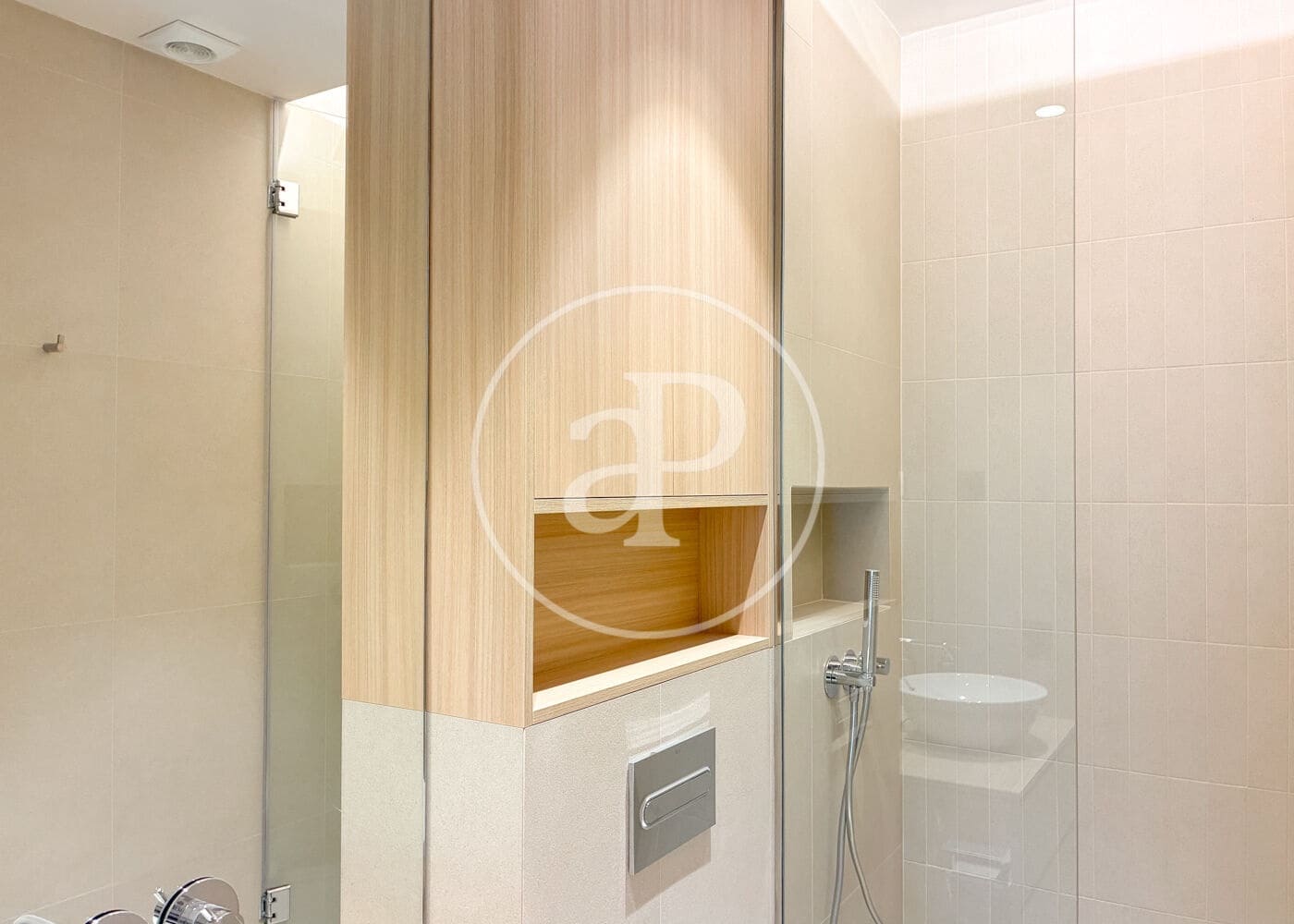 2 soverom Leilighet til leie i Madrid by - € 3 000 (Ref: 9525631)