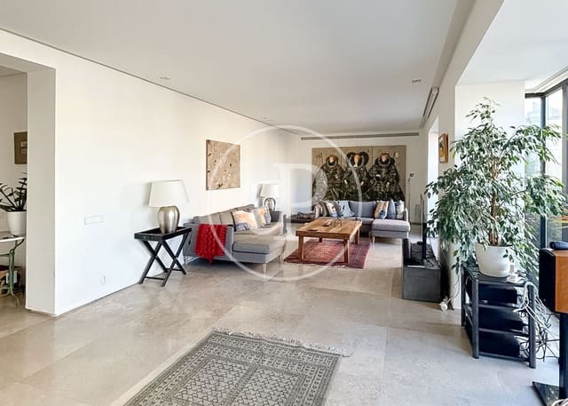 3 soveværelse Penthouse til leje i Sol, Madrid by - € 15.000 (Ref: 9525632)