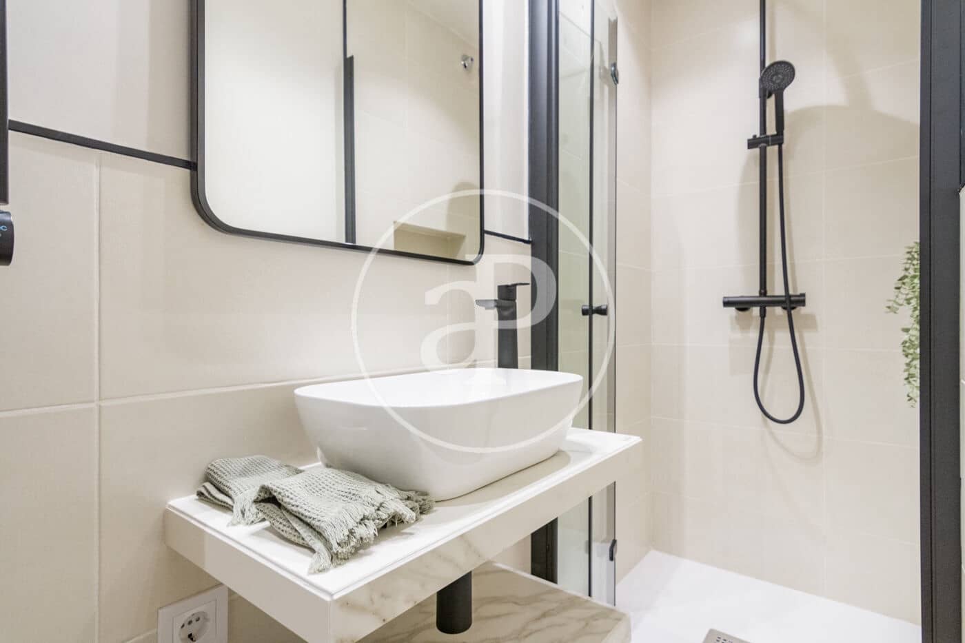 1 makuuhuone Huoneisto vuokrattavana paikassa Madrid kaupunki - 1 900 € (Ref: 9525633)