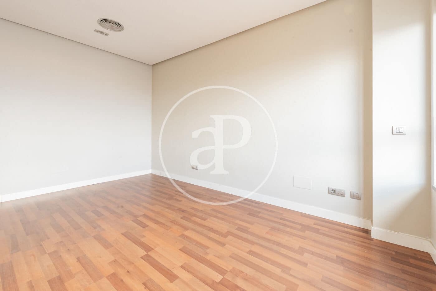 1 soveværelse Lejlighed til leje i Madrid by med swimmingpool - € 1.450 (Ref: 9525634)