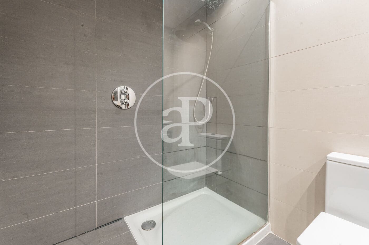 1 soveværelse Lejlighed til leje i Madrid by med swimmingpool - € 1.450 (Ref: 9525634)